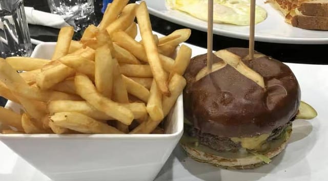 Cheeseburger.